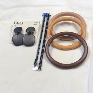 Wood look bangles and clip earrings